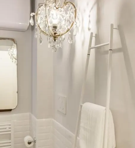 Punto Fermo In Center 023091-loc-01911