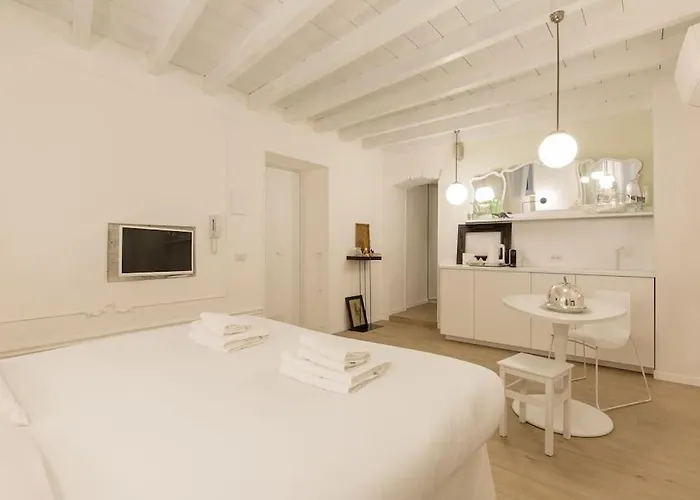 Punto Fermo In Center 023091-loc-01911 Vérone